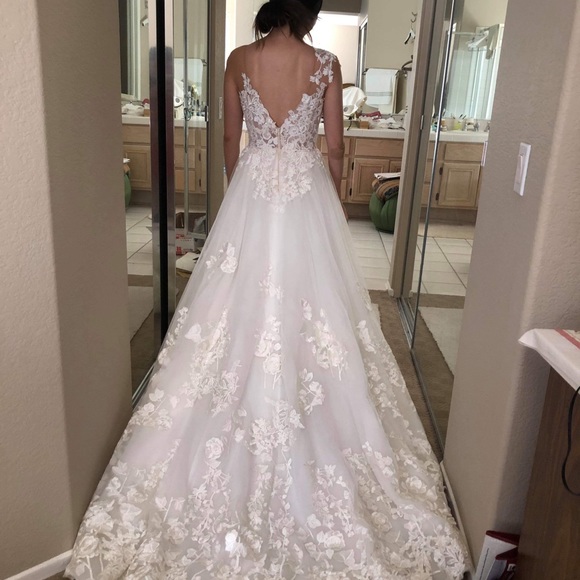 Wedding dress - Picture 3 of 3